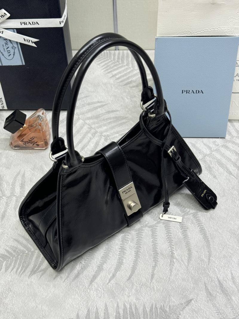 Prada Medium leather tote bag Black 1BG563