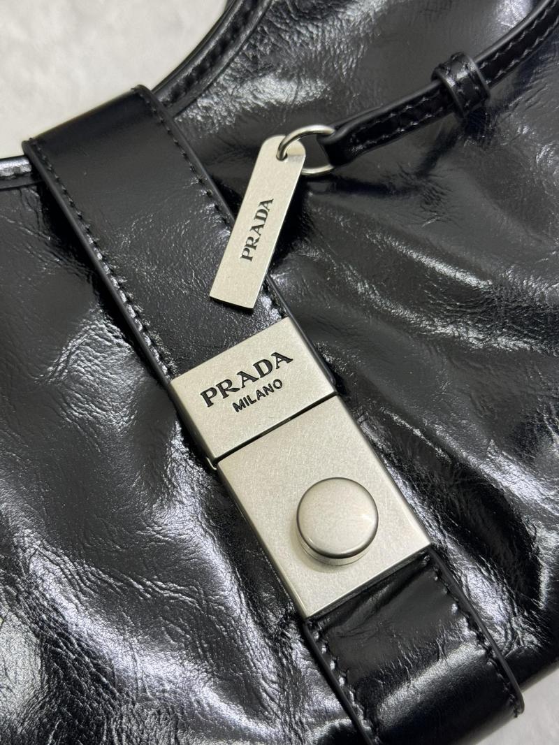 Prada Medium leather tote bag Black 1BG563