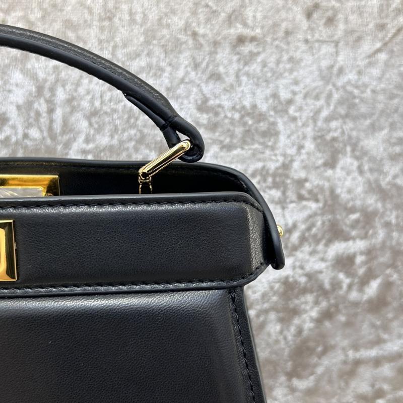 Fendi Peekaboo ISeeU Petite Black F7011