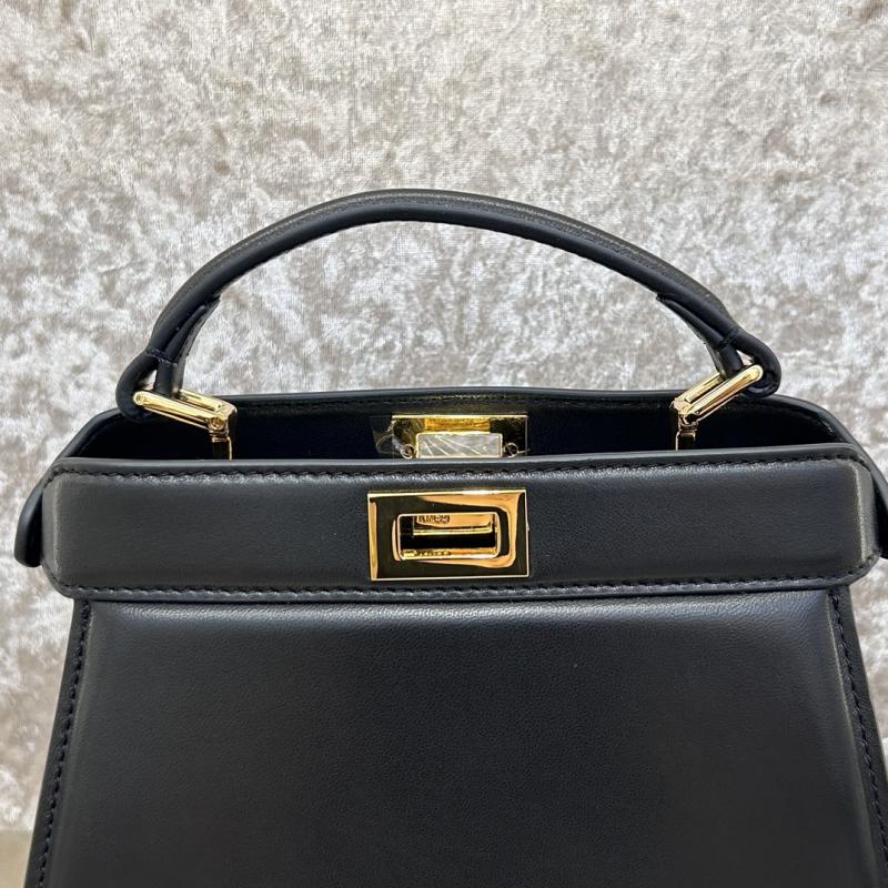 Fendi Peekaboo ISeeU Petite Black F7011