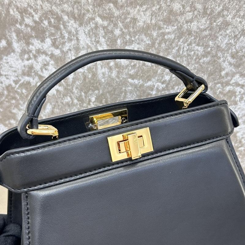Fendi Peekaboo ISeeU Petite Black F7011