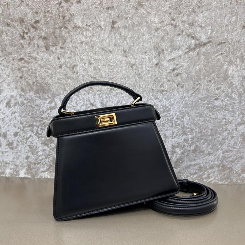 Fendi Peekaboo ISeeU Petite Black F7011