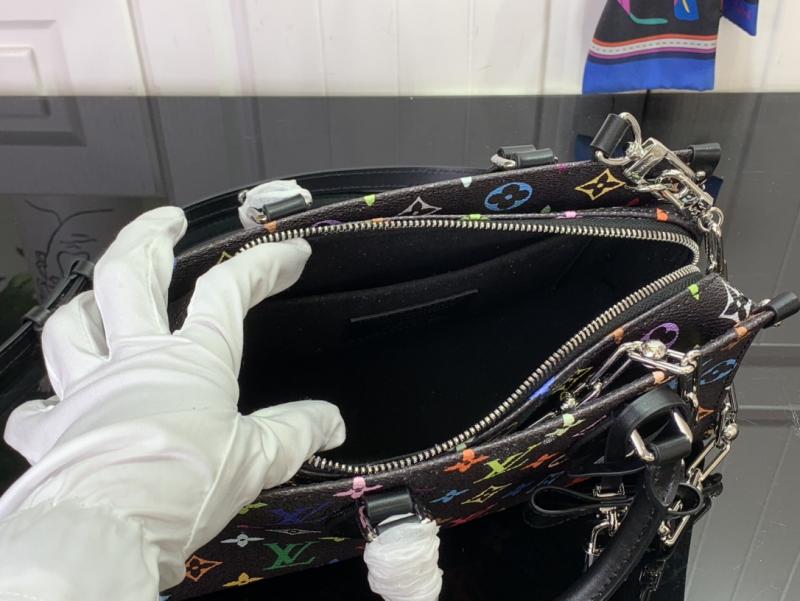 LV x TM OnTheGo East West Chain M13260