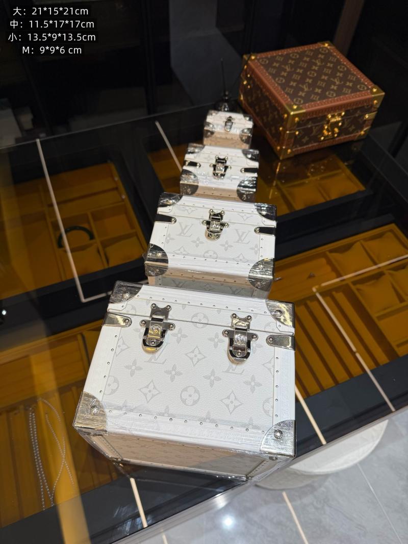 Louis Vuitton Jewelry Box White M2524