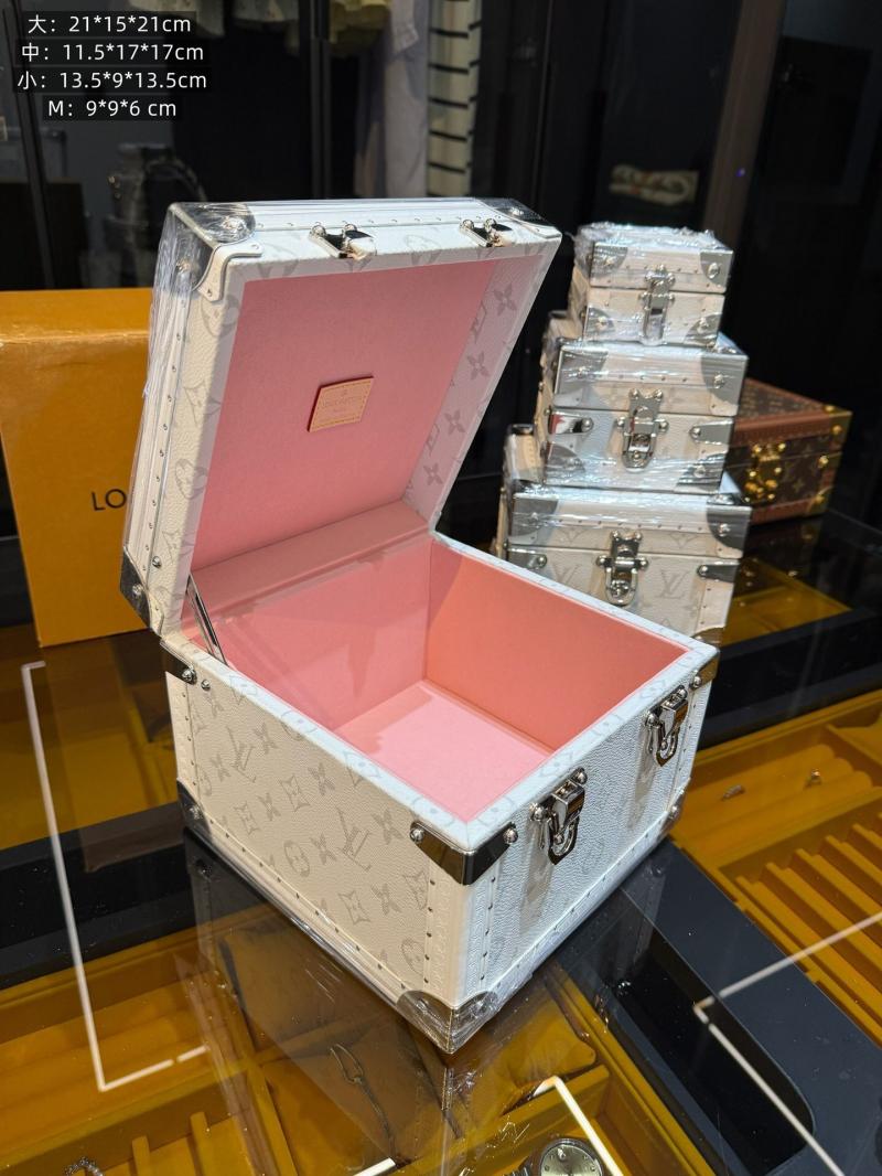Louis Vuitton Jewelry Box White M2524
