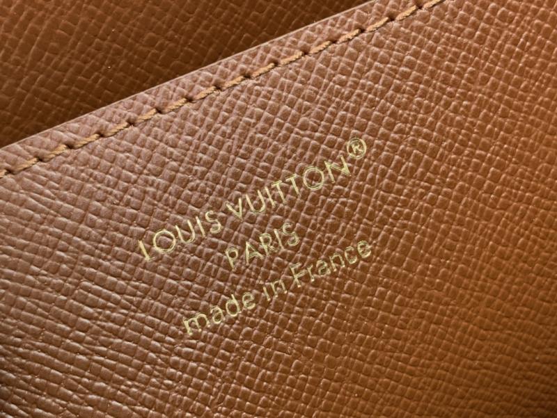 Louis Vuitton Key Pouch L M13561