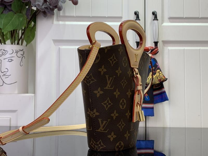 Louis Vuitton Rivage BB M14680