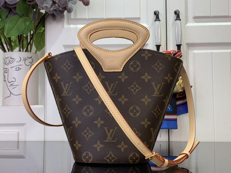 Louis Vuitton Rivage BB M14680