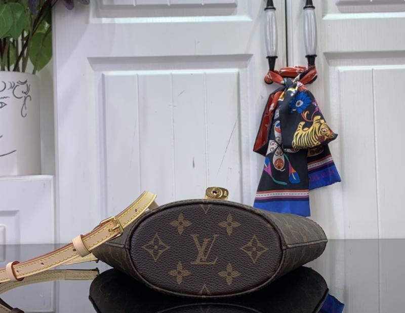 Louis Vuitton Rivage BB M14680