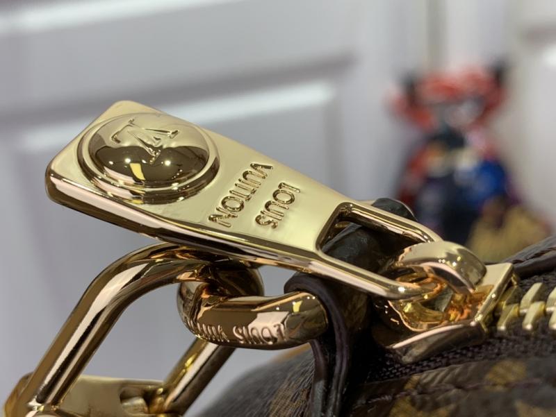 Louis Vuitton Trocadéro Wearable Wallet M14058
