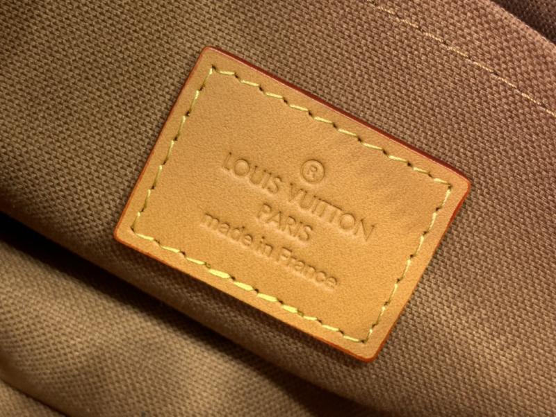 Louis Vuitton Trocadéro Wearable Wallet M14058