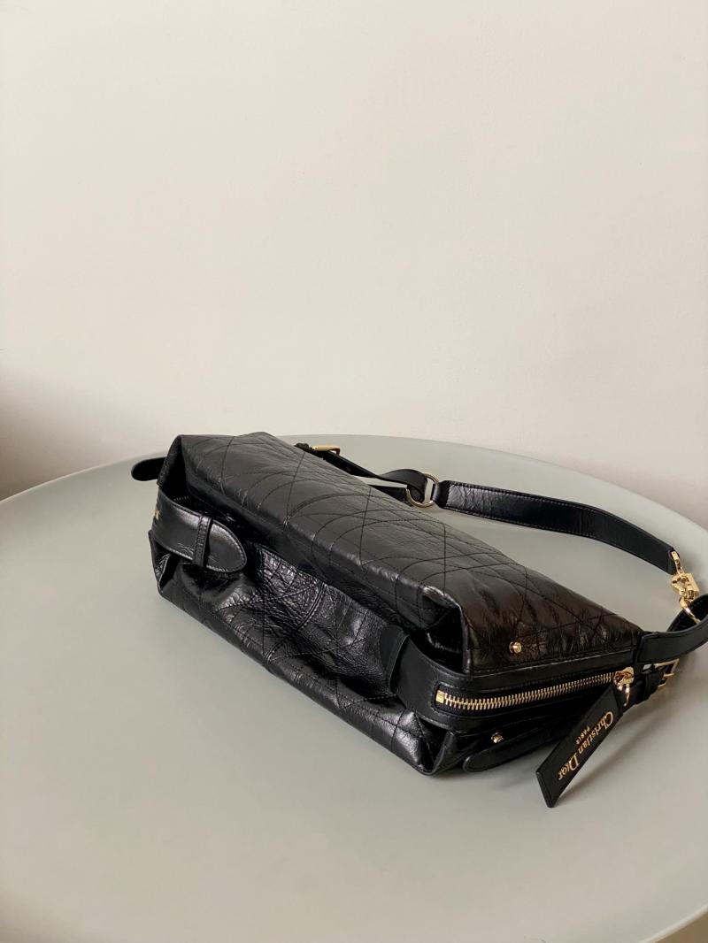 Medium D-Journey Bag in Crinkled Calfskin M2417