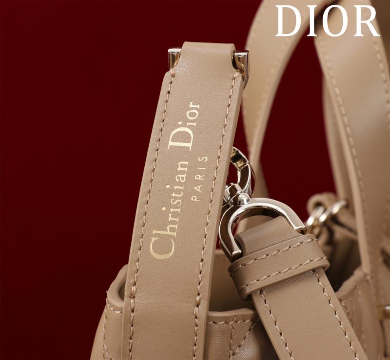 Medium Dior Toujours Vertical Tote Bag Tan M2836