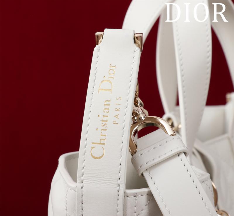 Medium Dior Toujours Vertical Tote Bag White M2836