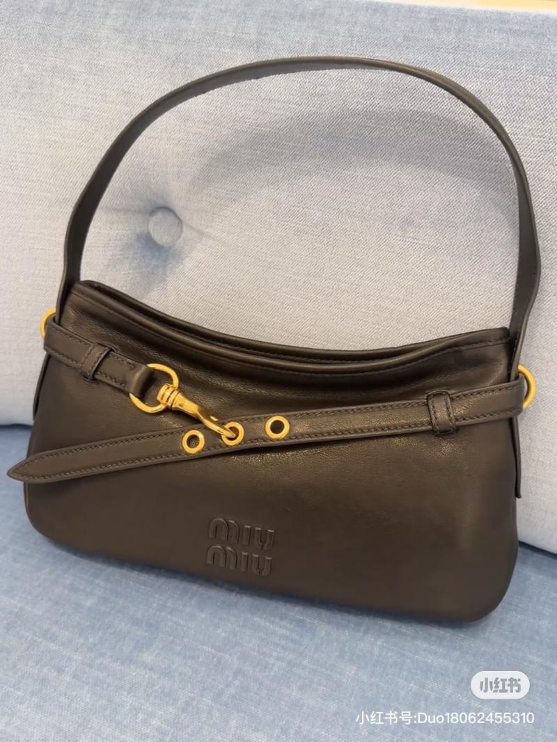 Miu Miu Aventure nappa leather bag Black 5BC182
