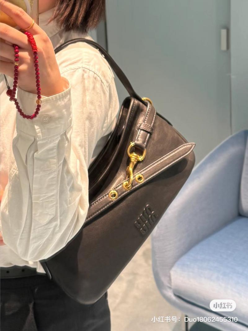 Miu Miu Aventure nappa leather bag Black 5BC182