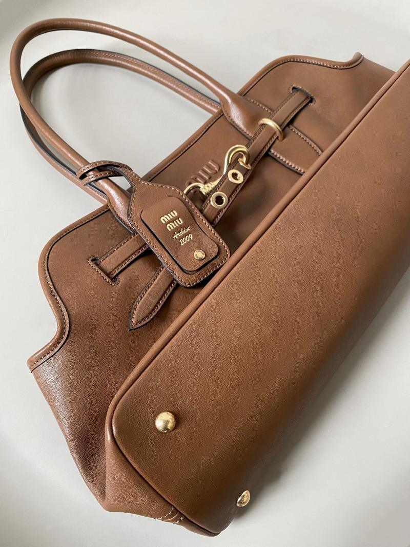 Miu Miu Aventure nappa leather bag Oak 5BG310