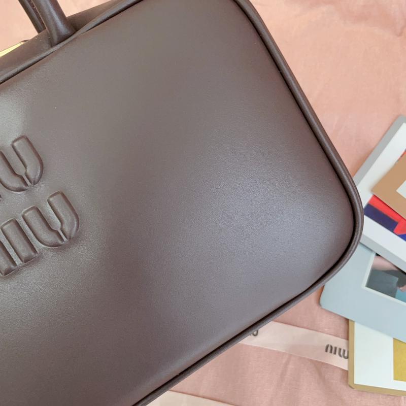 Miu Miu Medium Beau leather Bag Briarwood 5BB172