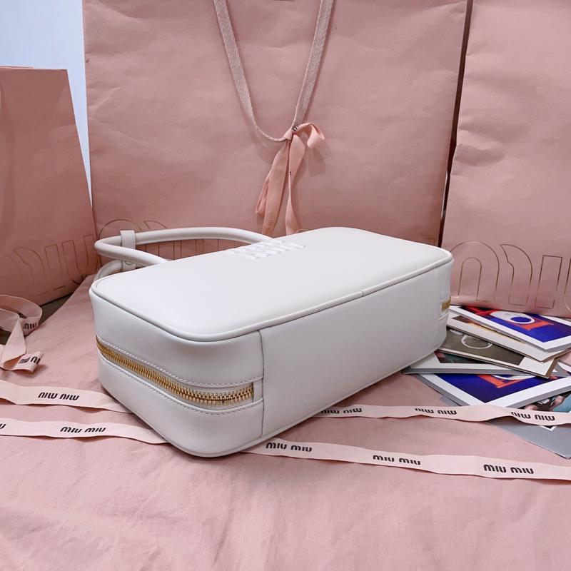 Miu Miu Medium Beau leather Bag White 5BB172