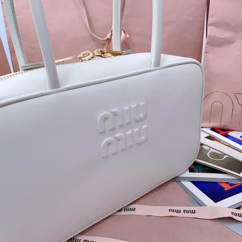 Miu Miu Medium Beau leather Bag White 5BB172