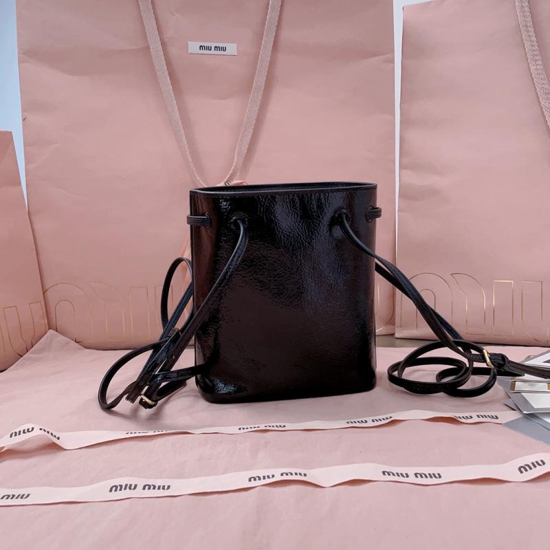 Miu Miu Naplak patent leather pouch Black 5NF460