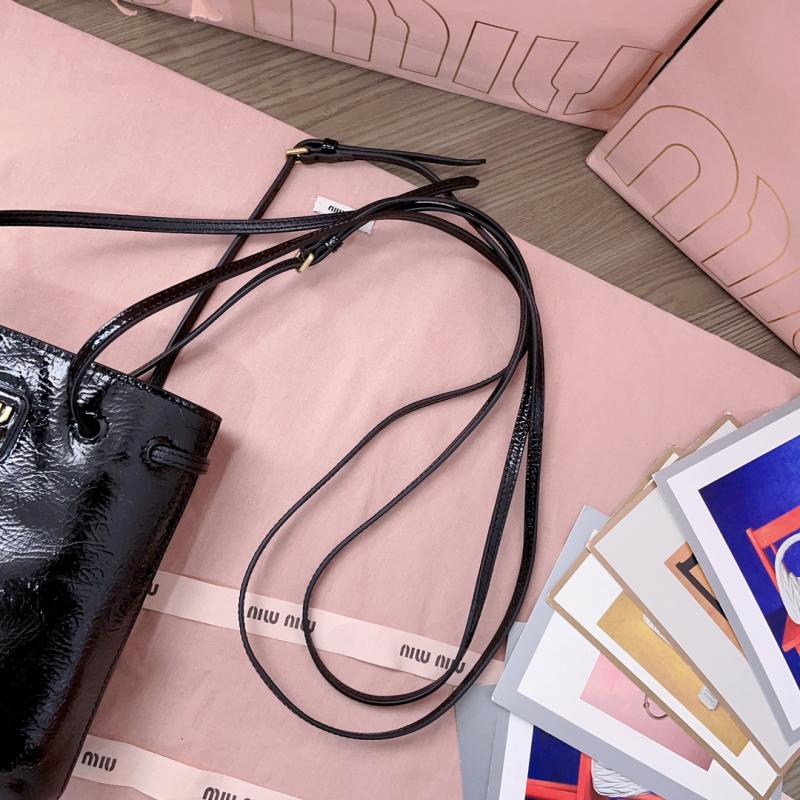 Miu Miu Naplak patent leather pouch Black 5NF460
