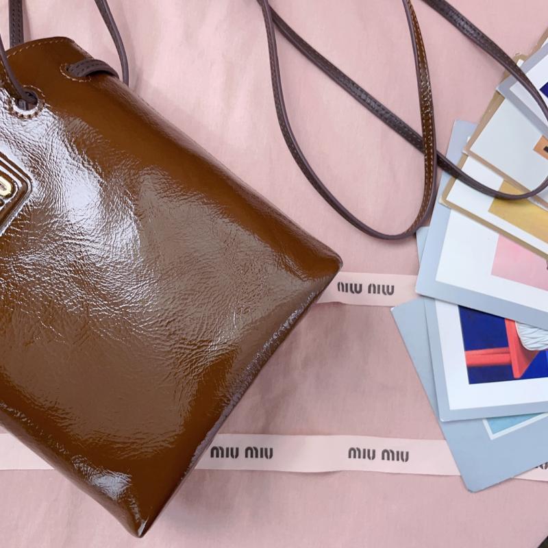 Miu Miu Naplak patent leather pouch Brown 5NF460