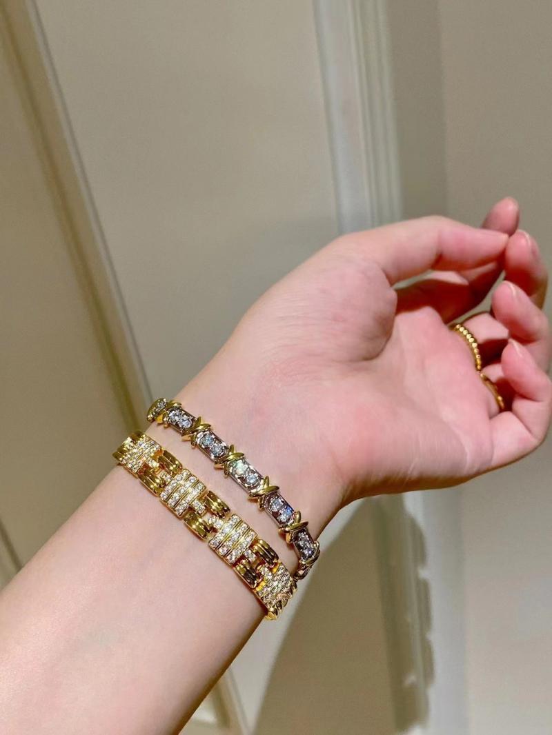 Tiffany Bracelet TB32003