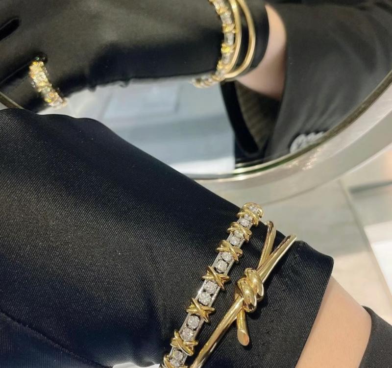 Tiffany Bracelet TB32003