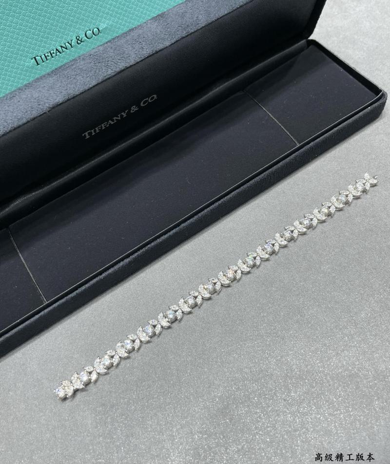 Tiffany Bracelet TB32004