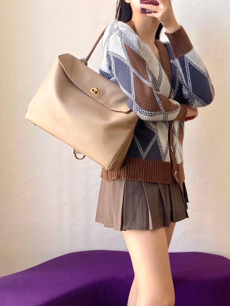 Balenciaga Rodeo Medium Handbag Latte B789772