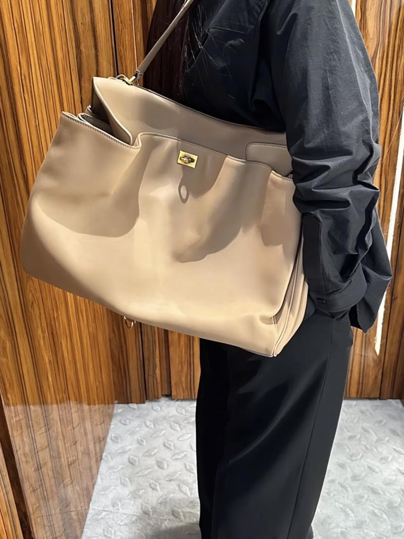 Balenciaga Rodeo Medium Handbag Latte B789772