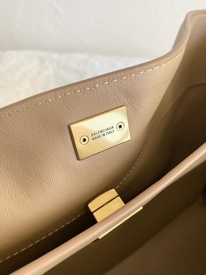 Balenciaga Rodeo Medium Handbag Latte B789772