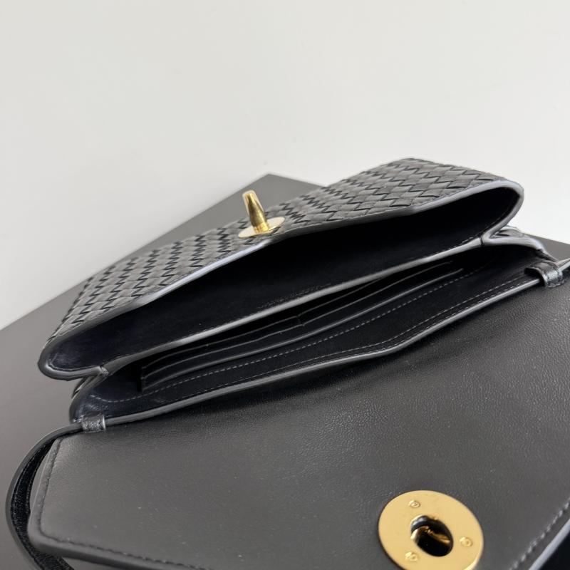 Bottega Veneta Knot Lock Black 817191