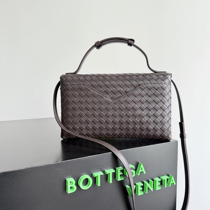 Bottega Veneta Knot Lock Fondant 817191