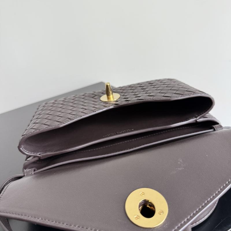 Bottega Veneta Knot Lock Fondant 817191