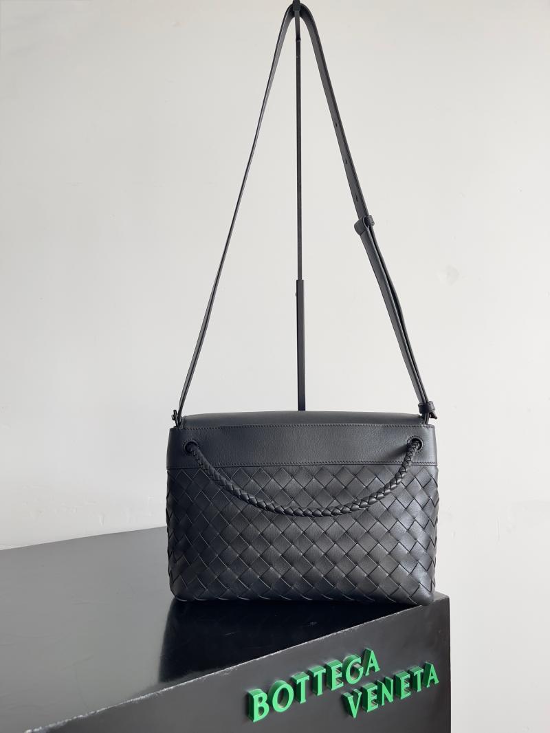 Bottega Veneta Small Andiamo Messenger Black 815781
