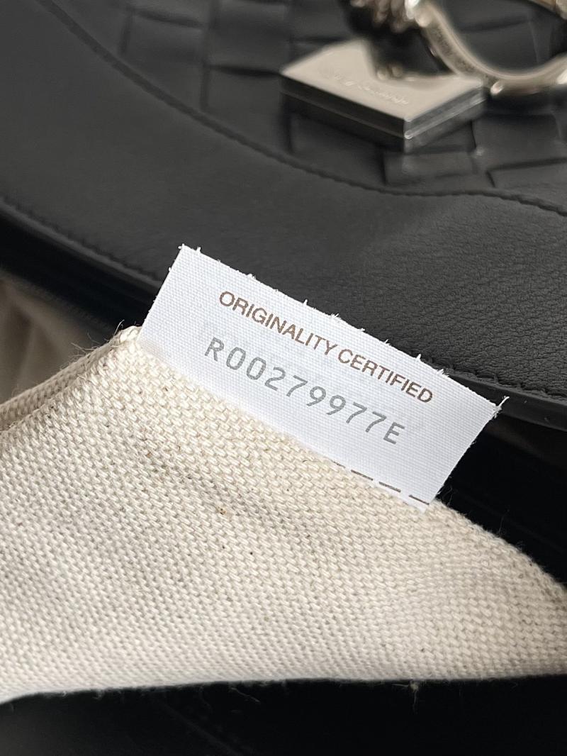 Bottega Veneta Small Andiamo Messenger Black 815781
