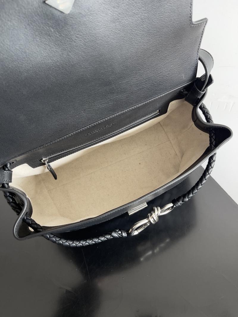 Bottega Veneta Small Andiamo Messenger Black 815781
