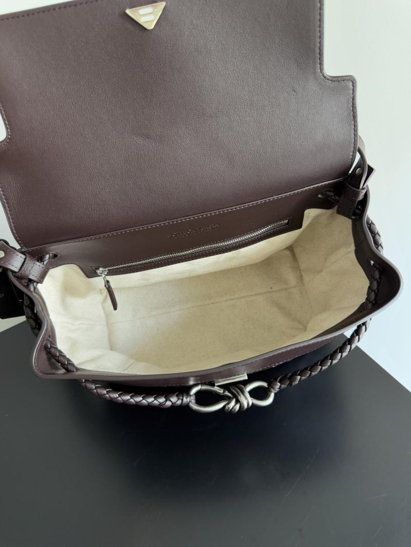 Bottega Veneta Small Andiamo Messenger Fondant 815781