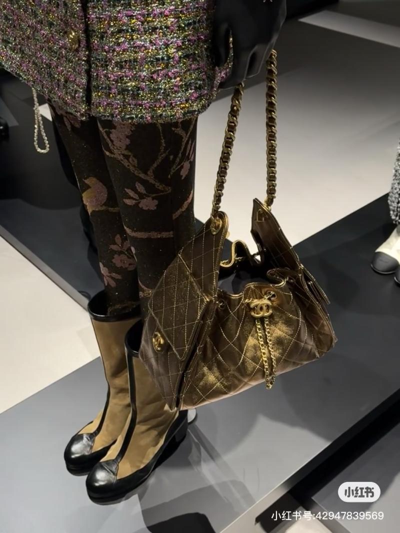 Chanel Lambskin 25 Small Handbag Gold AS5293