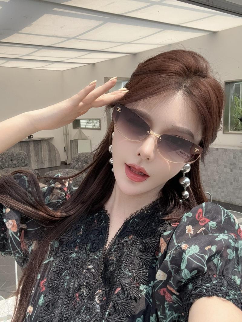 Chanel Sunglasses CH8053