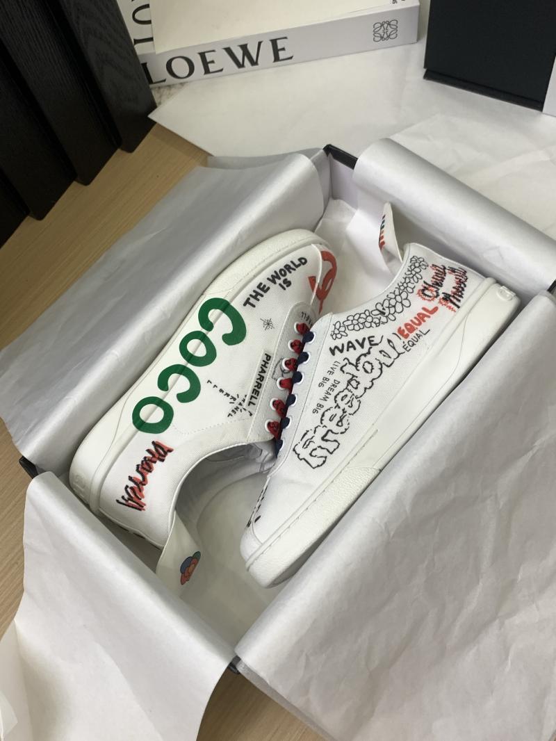 Chanel Unisex Sneakers SCU40201