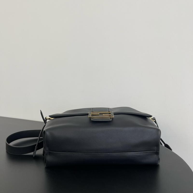 Fendi Mamma Baguette Large Black 8BR834