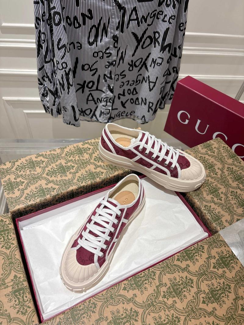 Gucci Sneakers SGS33003