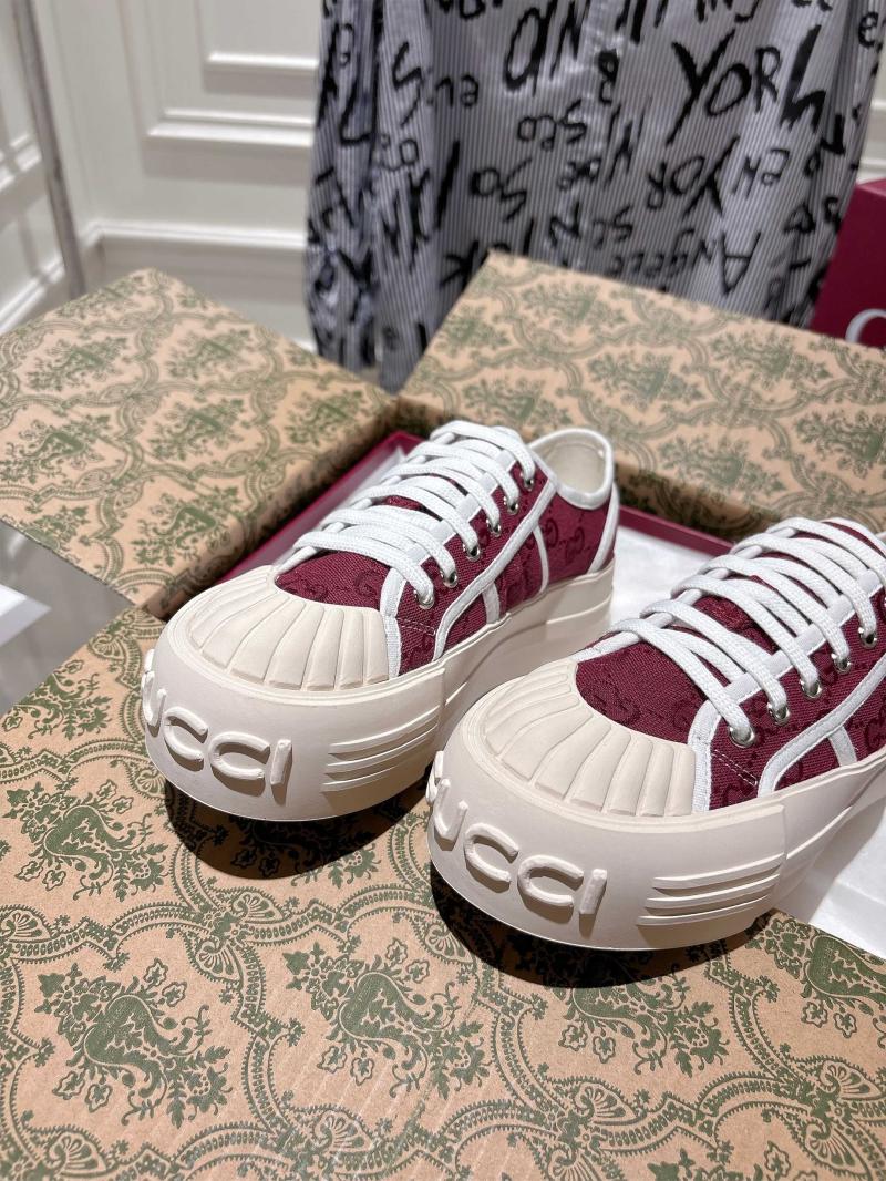 Gucci Sneakers SGS33003