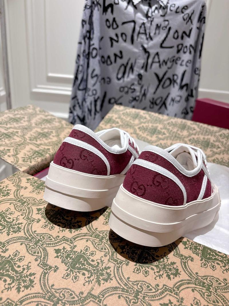 Gucci Sneakers SGS33003