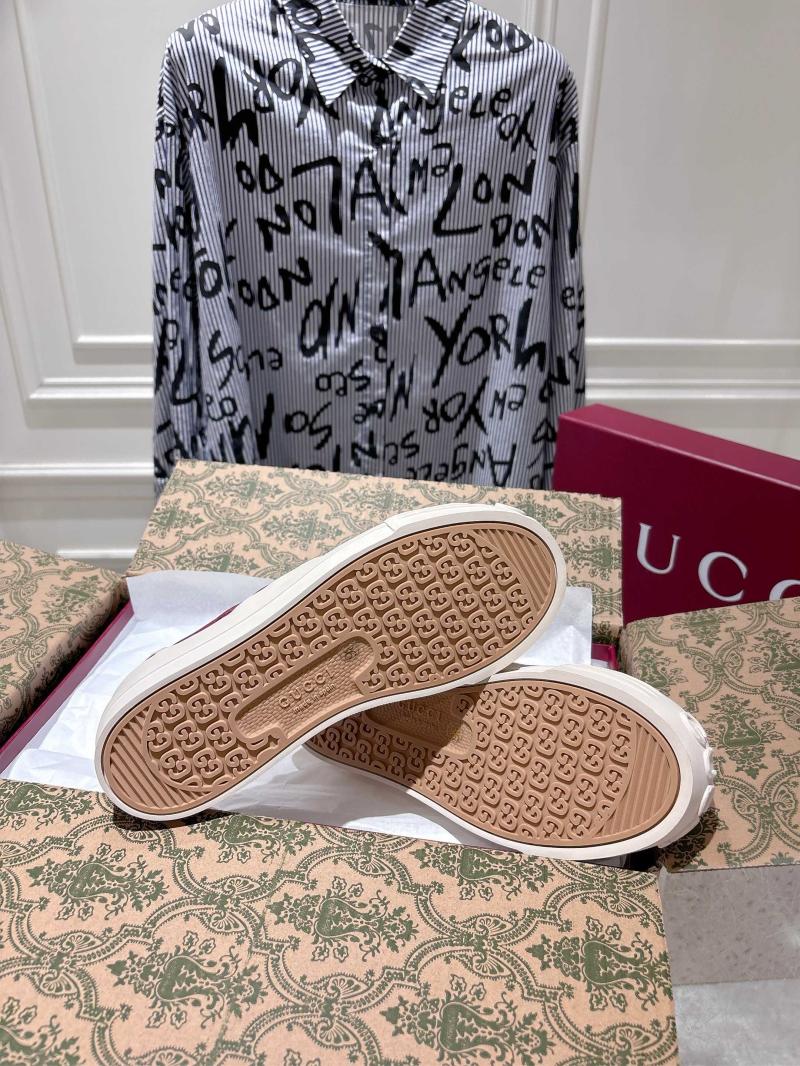 Gucci Sneakers SGS33003