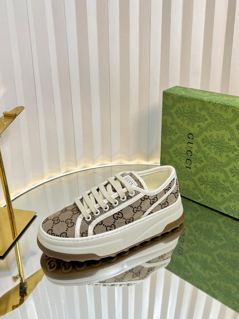 Gucci Sneakers SGS33004