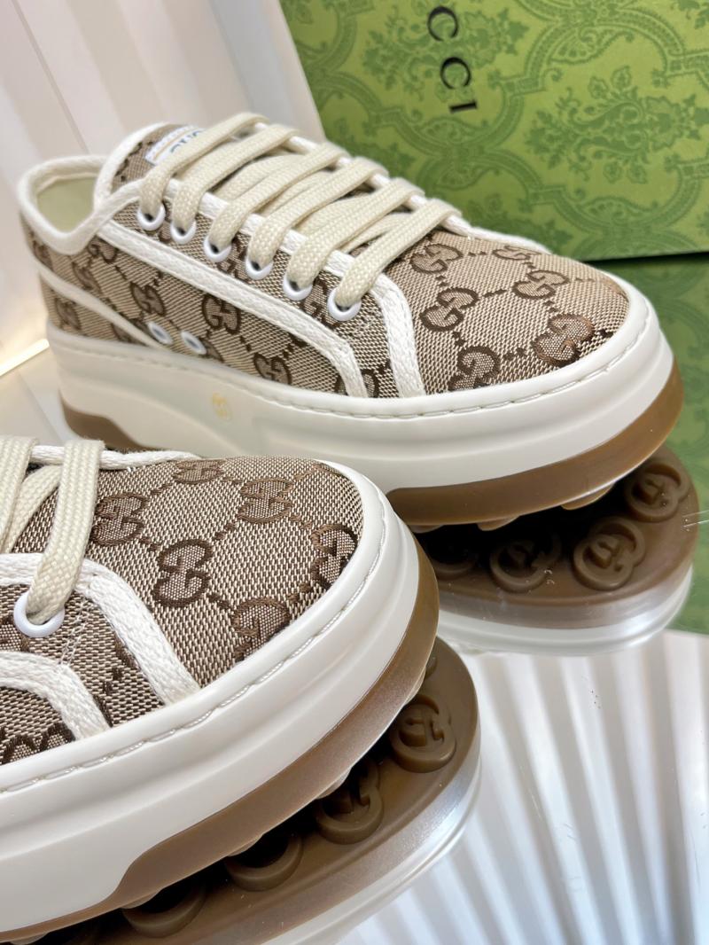 Gucci Sneakers SGS33004